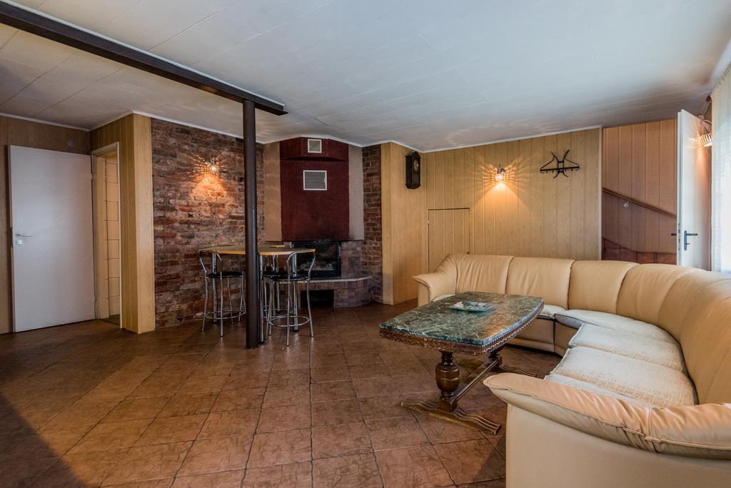 Willa Lubja Holiday House Parnawa Zewnętrze zdjęcie